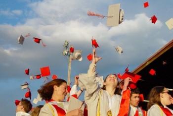 Лучшие поздравления с выпускным в стихах и в прозе: для классных руководителей, выпускников и их родителей Поздравление школьников с выпускным