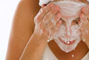 Nega obraza - izbira najboljših umivalnikov za obraz Pena za umivanje obraza za suho kožo